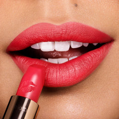 HOT LIPS - MIRANDA MAY